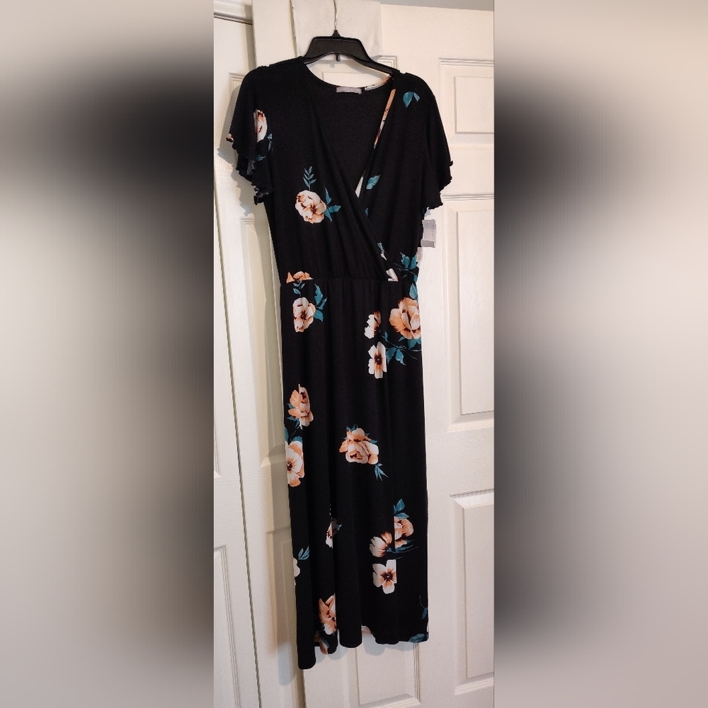 🎉🎉 HOST PICK🎉🎉 NWT Loveappella Maxi Wrap Dress
